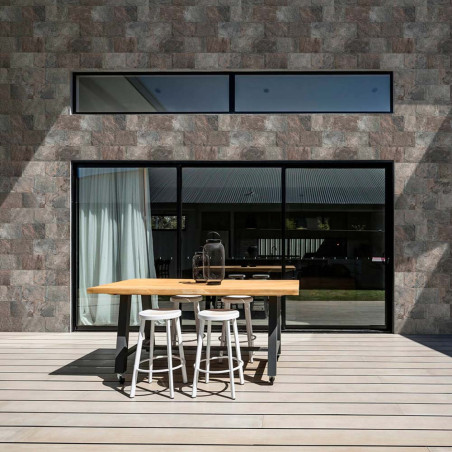 SLATE GREY 20X60 COM MUR EN PÂTE ROUGE